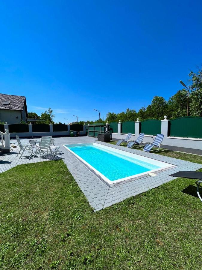 Traum Apartment Mit Pool+Balkon Wiedeń Zewnętrze zdjęcie