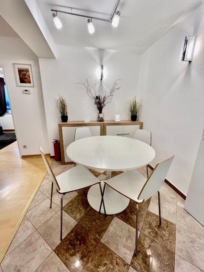 Traum Apartment Mit Pool+Balkon Wiedeń Zewnętrze zdjęcie