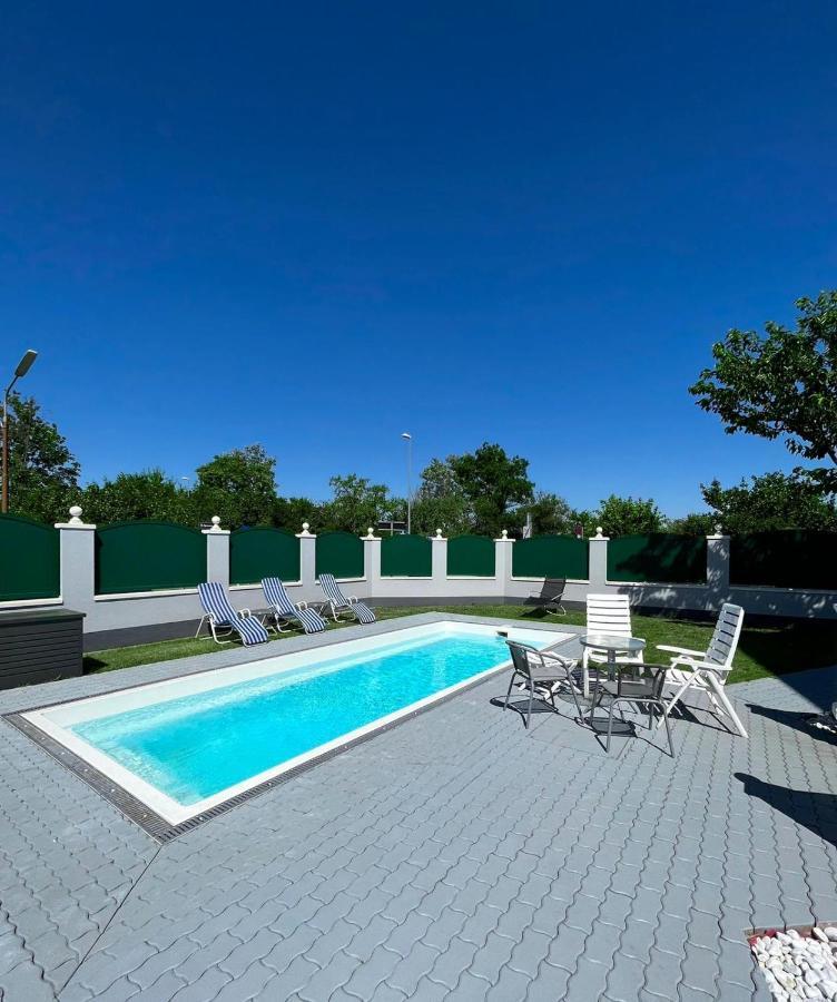 Traum Apartment Mit Pool+Balkon Wiedeń Zewnętrze zdjęcie