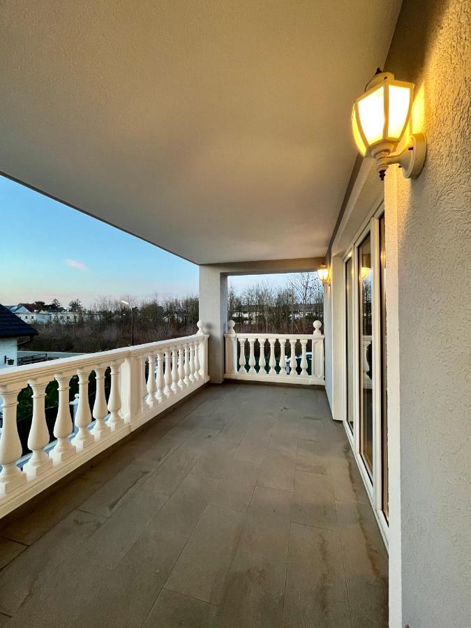 Traum Apartment Mit Pool+Balkon Wiedeń Zewnętrze zdjęcie