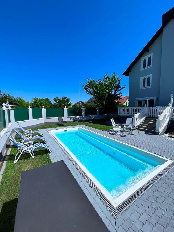 Traum Apartment Mit Pool+Balkon Wiedeń Zewnętrze zdjęcie