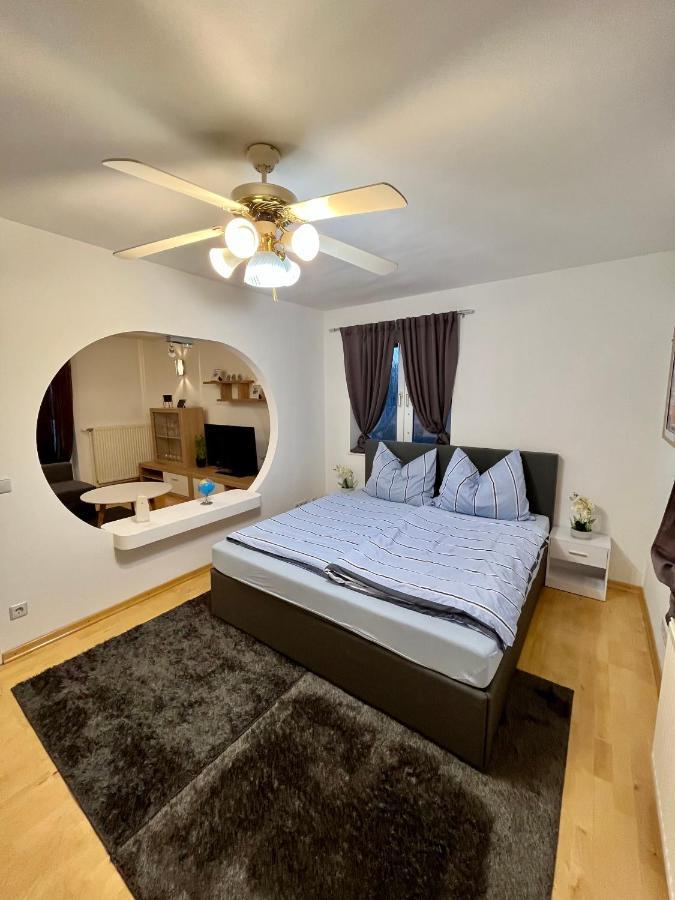 Traum Apartment Mit Pool+Balkon Wiedeń Zewnętrze zdjęcie