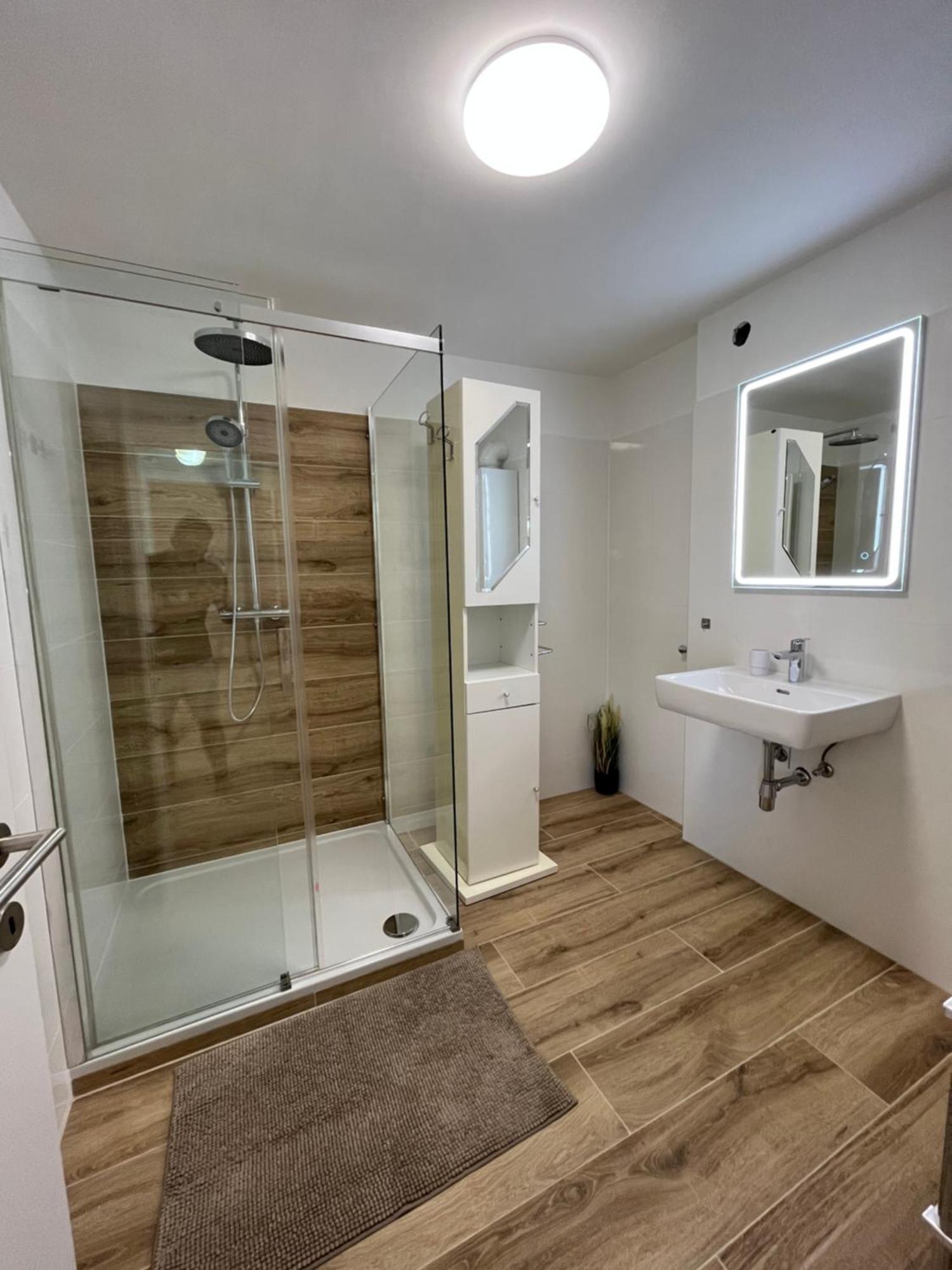Traum Apartment Mit Pool+Balkon Wiedeń Zewnętrze zdjęcie
